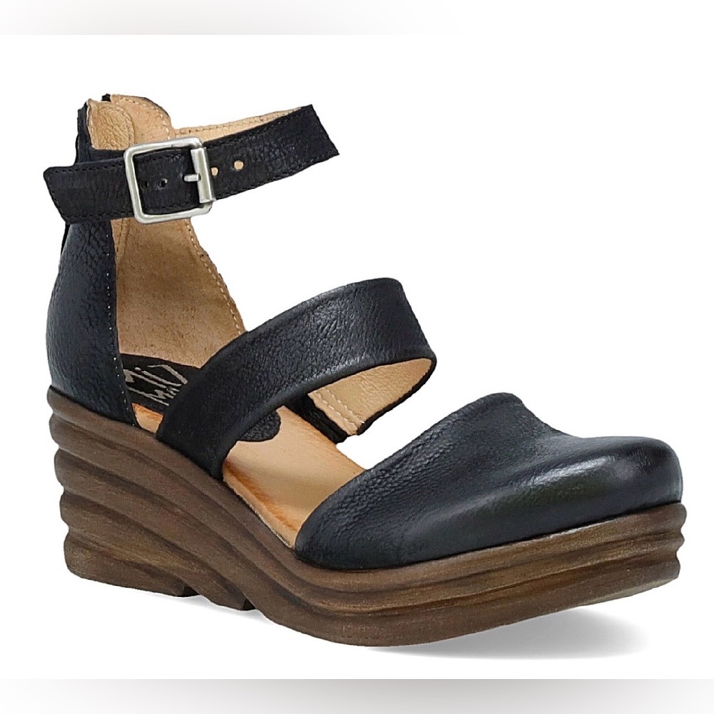 Miz Mooz Amia Black Wedge Size 40